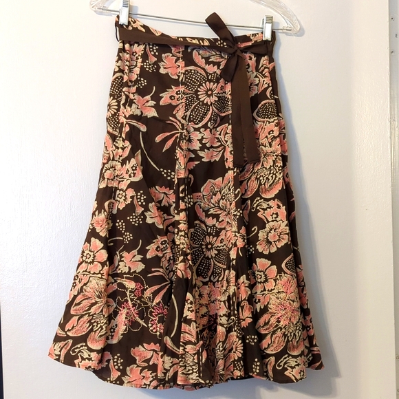Life Style Floral Skirt with Embroidered Embellishments - size 4 - Picture 1 of 7
